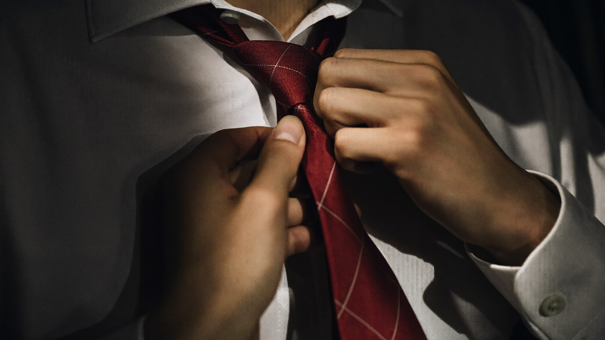 The Complete Guide to Tie Knots: 5 Essential Knots Every Man Should Know